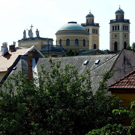 F&M Apartman Еґер Екстер'єр фото