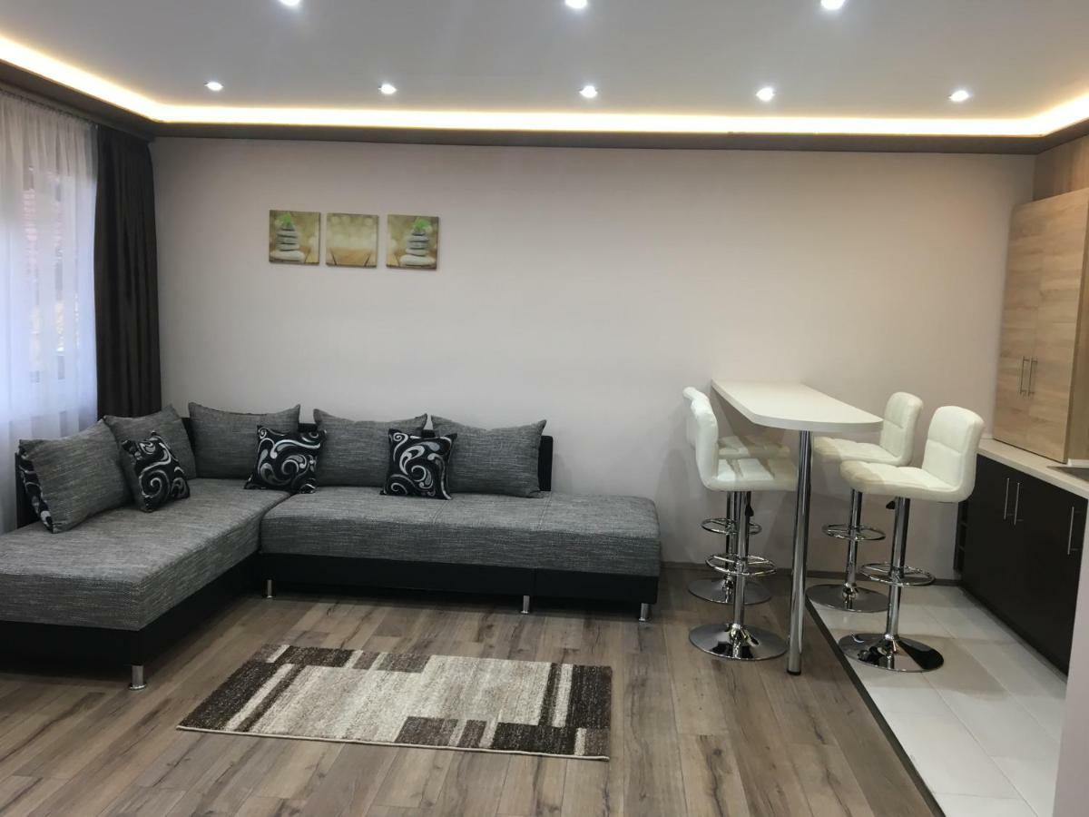 F&M Apartman Еґер Екстер'єр фото