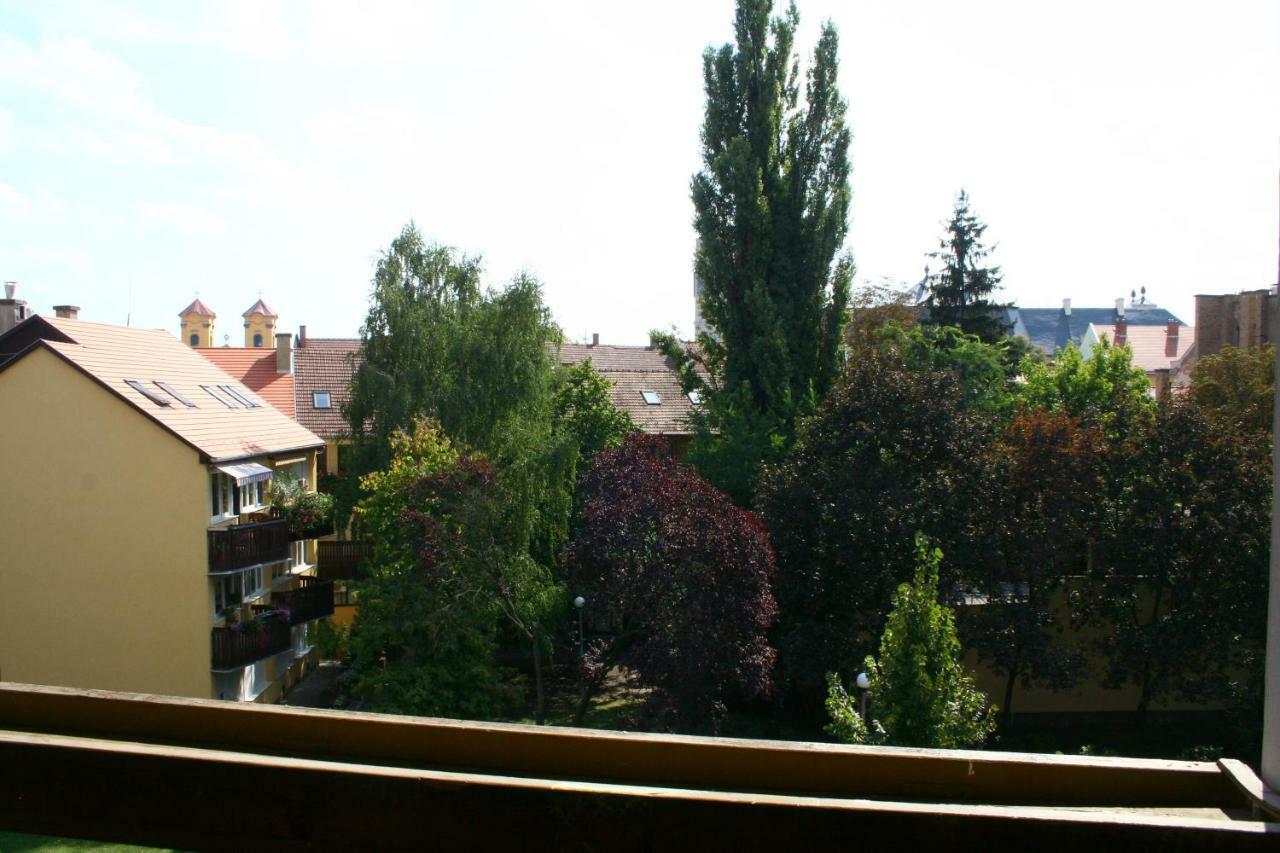 F&M Apartman Еґер Екстер'єр фото
