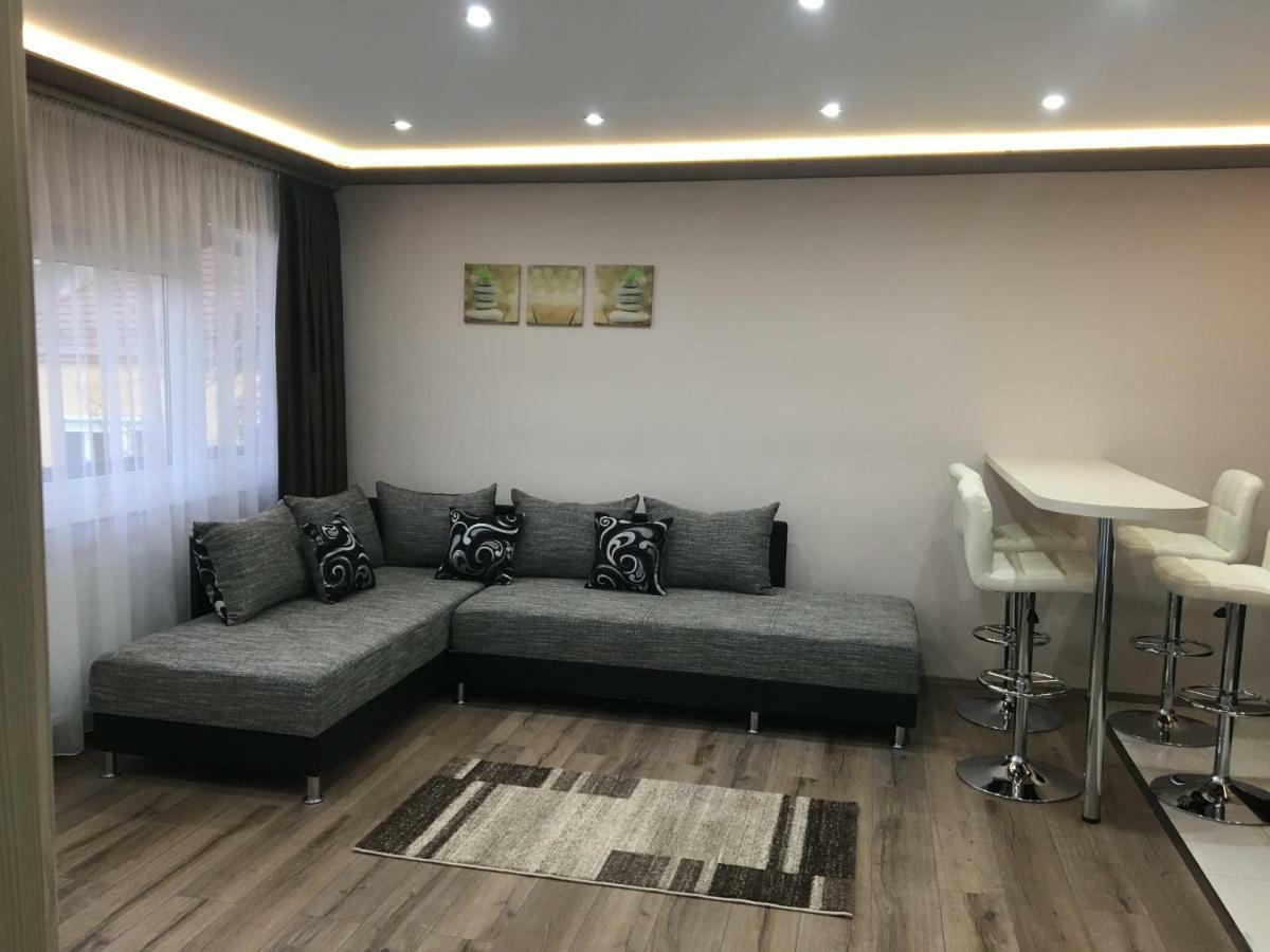 F&M Apartman Еґер Екстер'єр фото